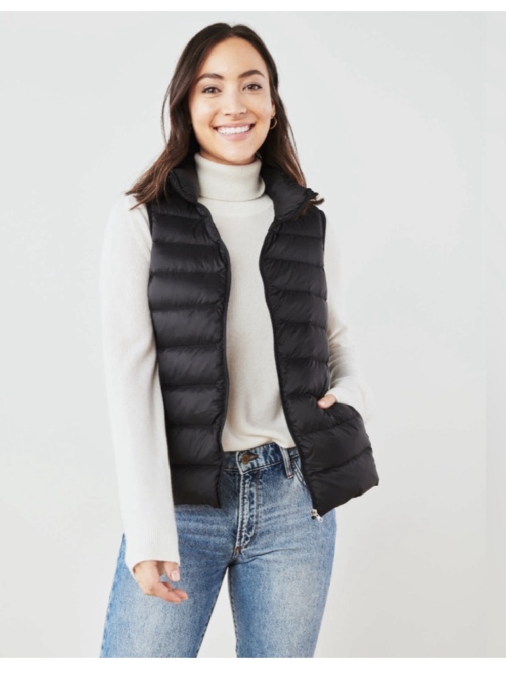 Quince Goose Down Puffer Vest in Black, size Small